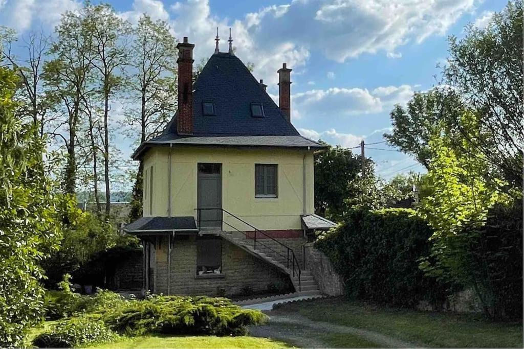 Maison Independante La Quietas Sur Les Hauteurs De Sedan Exterior foto